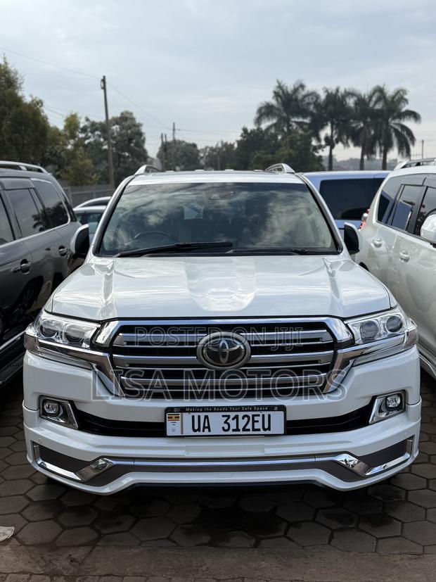 Toyota Land Cruiser 4.6 V8 AX G Selection 2017 White