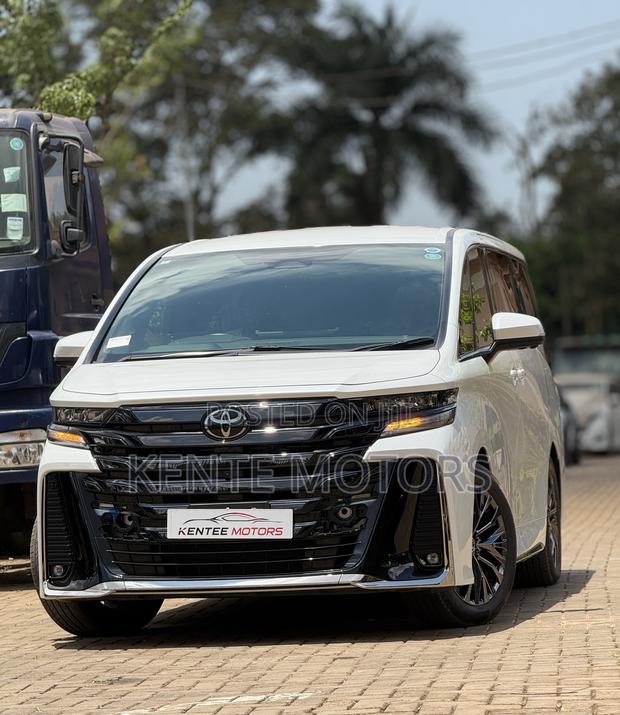 Toyota Vellfire Executive Lounge Hybrid E-Four 7-Seater 2025 White