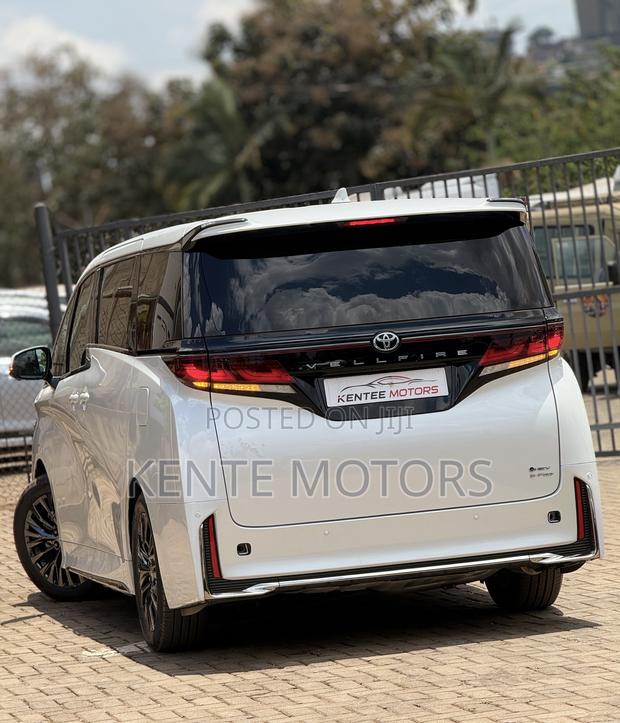 Toyota Vellfire Executive Lounge Hybrid E-Four 7-Seater 2025 White