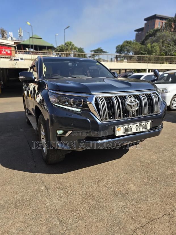 Toyota Land Cruiser Prado 2.8 2018 Blue