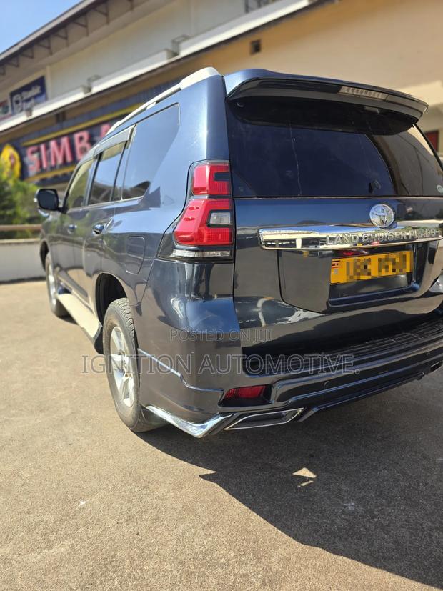 Toyota Land Cruiser Prado 2.8 2018 Blue