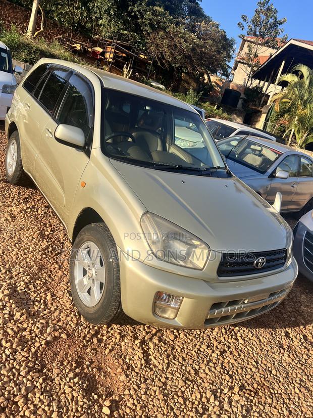 Toyota RAV4 Automatic 2000 Gold