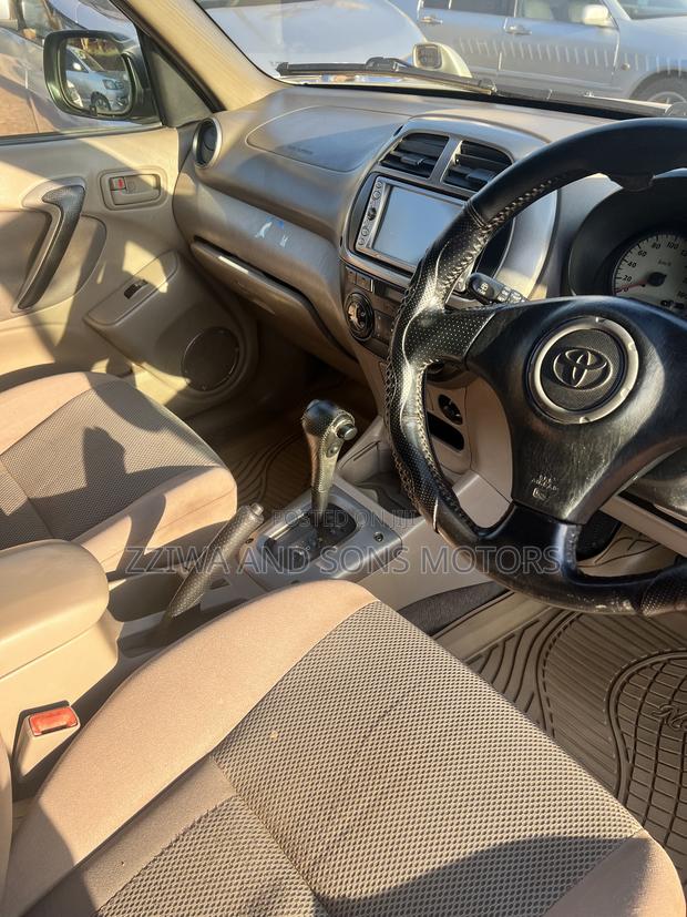 Toyota RAV4 Automatic 2000 Gold