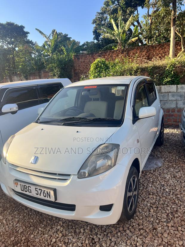 Toyota Passo 1.0 FWD 2011 White