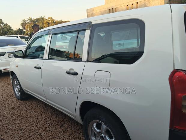 Toyota Probox 2006 White