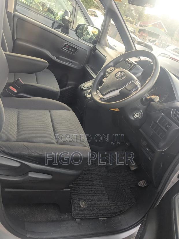 Toyota Noah 2015 Silver