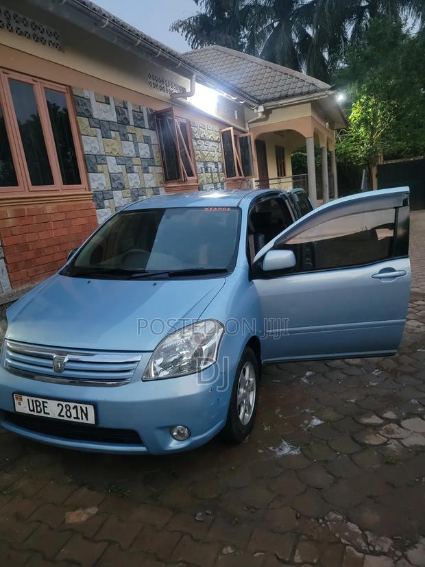 Toyota Raum 2005 Blue