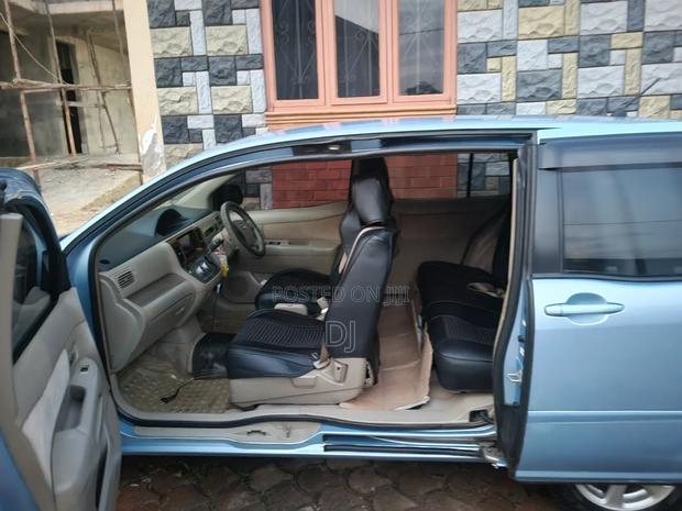 Toyota Raum 2005 Blue