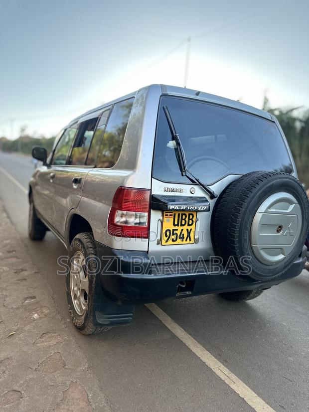 Mitsubishi Pajero 2003