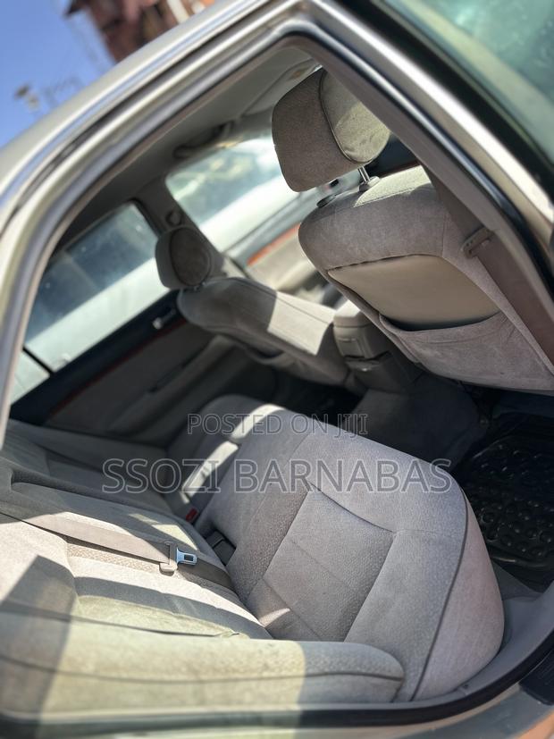 Toyota Mark II 2000 Silver