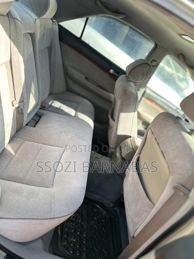 Toyota Mark II 2000 Silver