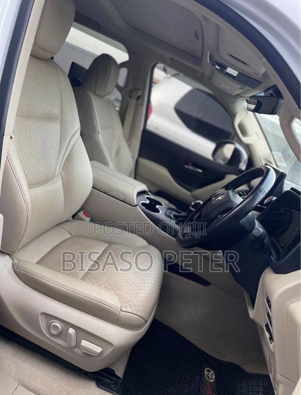 Toyota Land Cruiser 2023 White