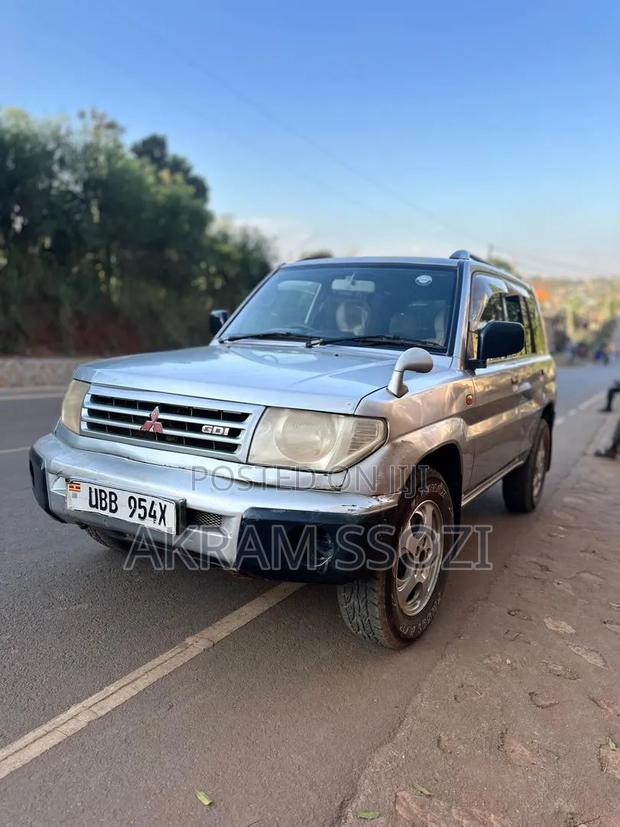 Mitsubishi Pajero 2003