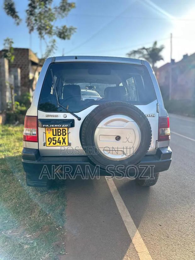 Mitsubishi Pajero 2003