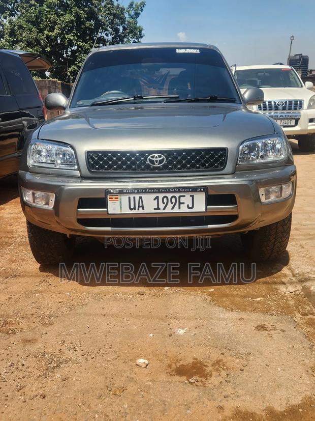 Toyota RAV4 Automatic 2000 Silver