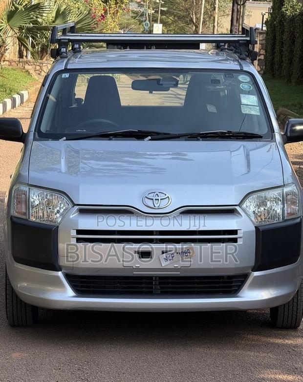 Toyota Probox 2017 Silver