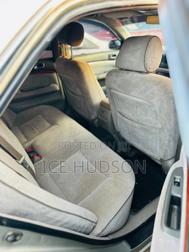 Toyota Mark II 2002 Gray