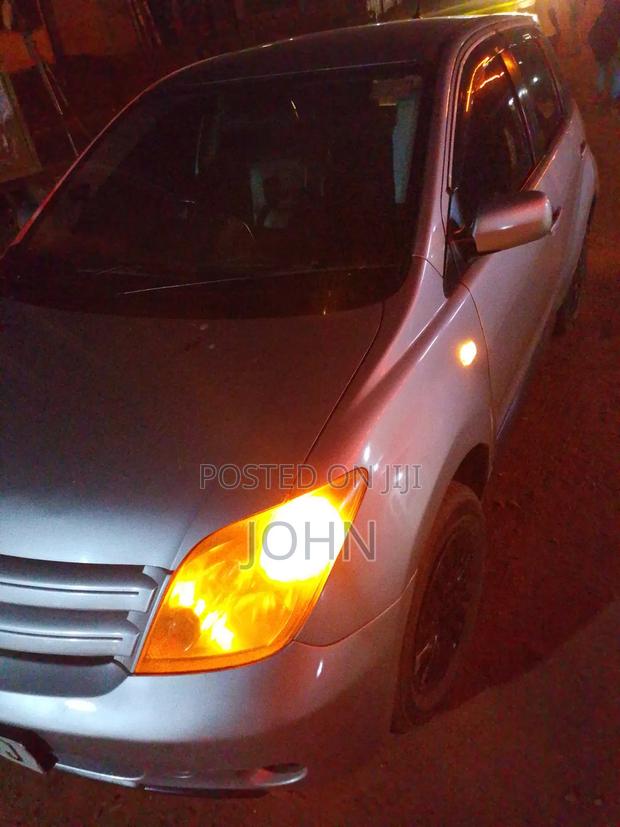 Toyota IST 2002 Gray
