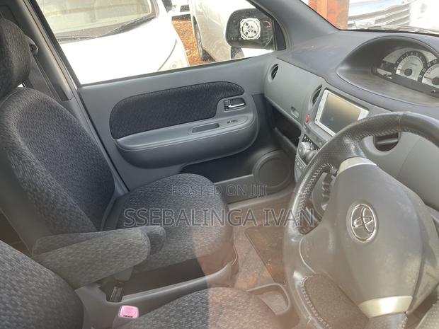 Toyota Sienta 2012 White