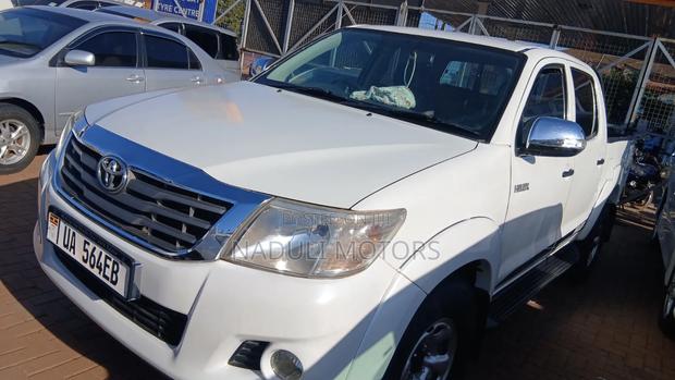 Toyota Hilux 2008 White