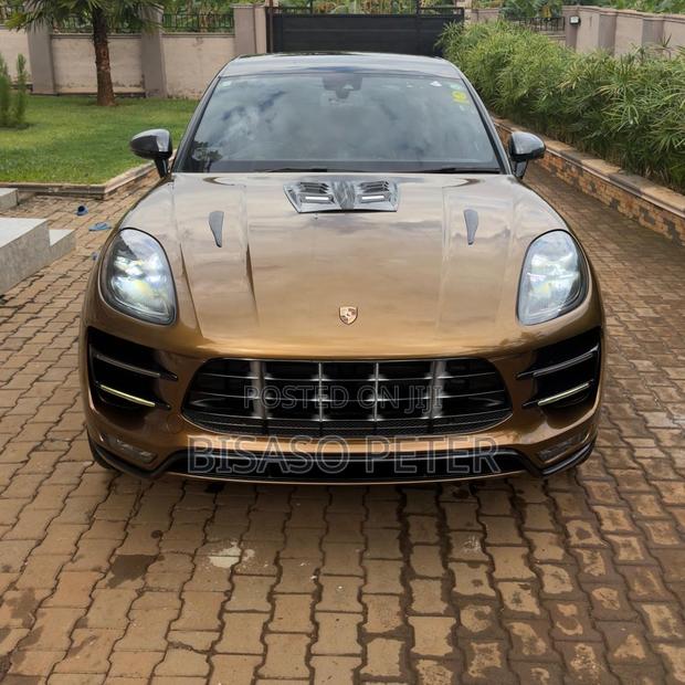Porsche Macan 2016 Green