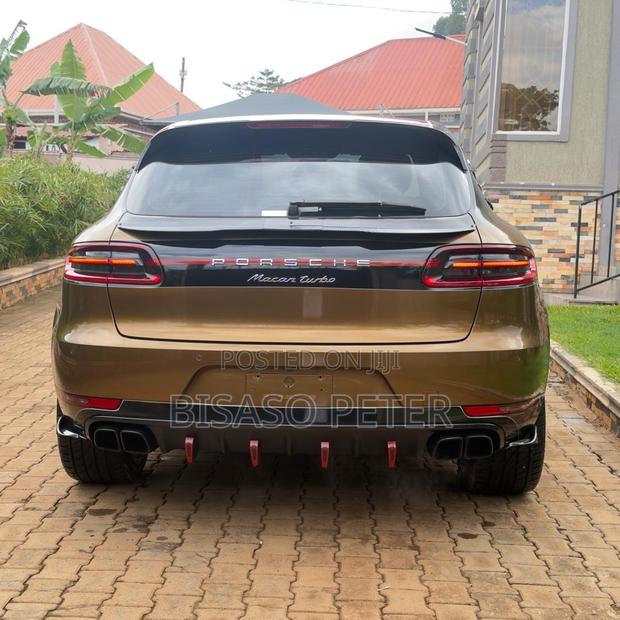 Porsche Macan 2016 Green
