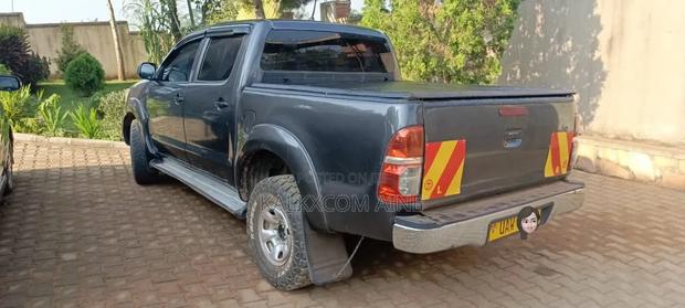 Toyota Hilux 2015 Gray