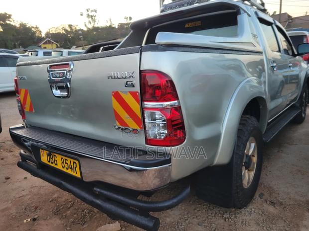 Toyota Hilux 3.0 D-4D 4x4 2012 Silver