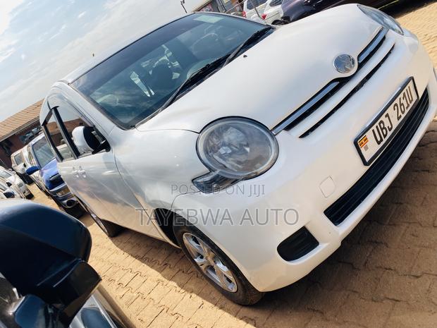 Toyota Sienta 2007