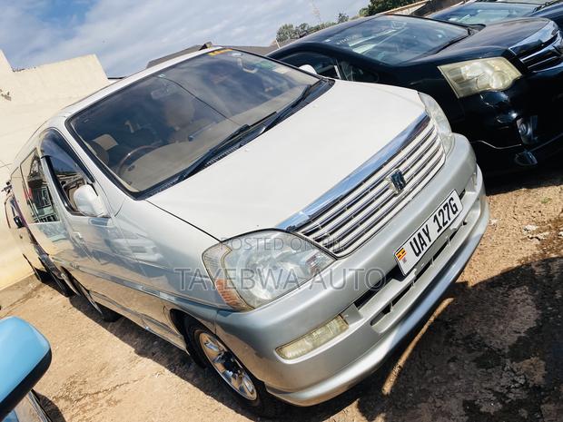 Toyota Regius 1998