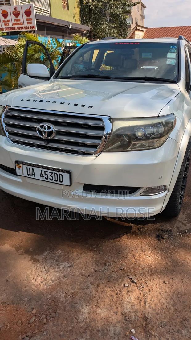 Toyota Land Cruiser 2012 White
