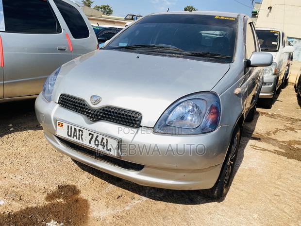 Toyota Vitz 2001