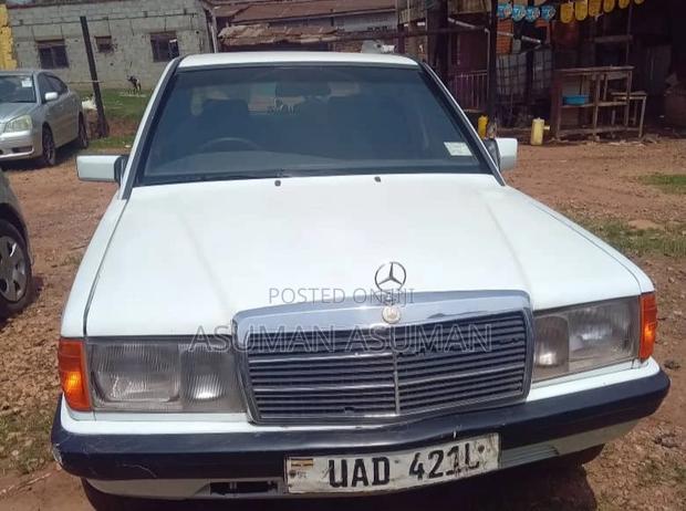 Mercedes-Benz 190E 1986 White