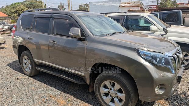 Toyota Land Cruiser Prado 2014