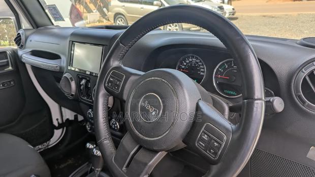 Jeep Wrangler 2018 White