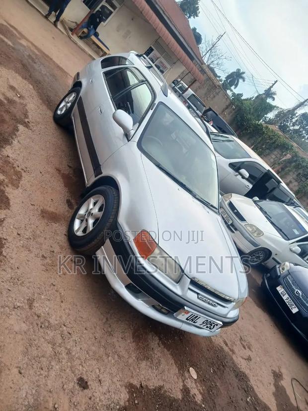 Toyota Carib 2000 Silver