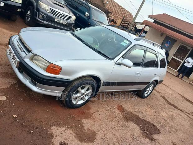 Toyota Carib 2000 Silver