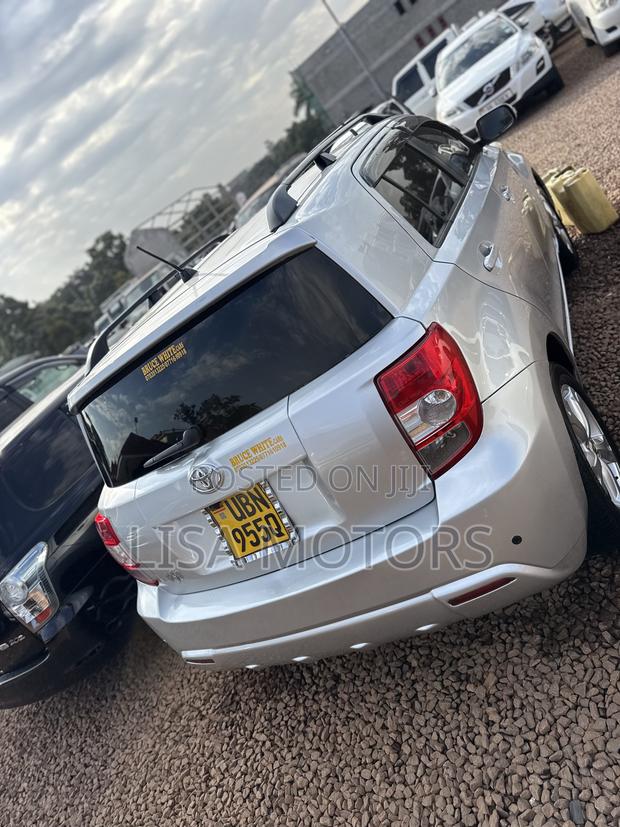 Toyota IST 2009 Silver