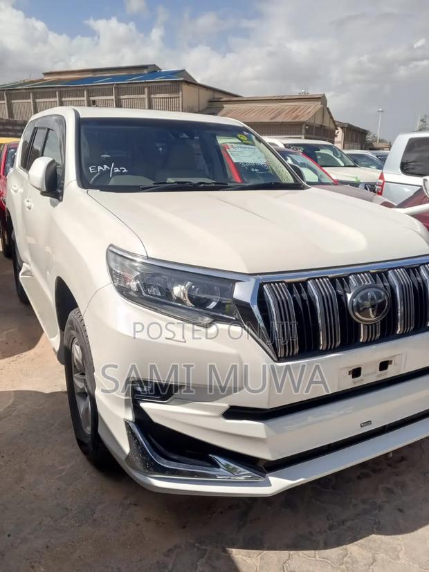 Toyota Land Cruiser Prado 2018 White