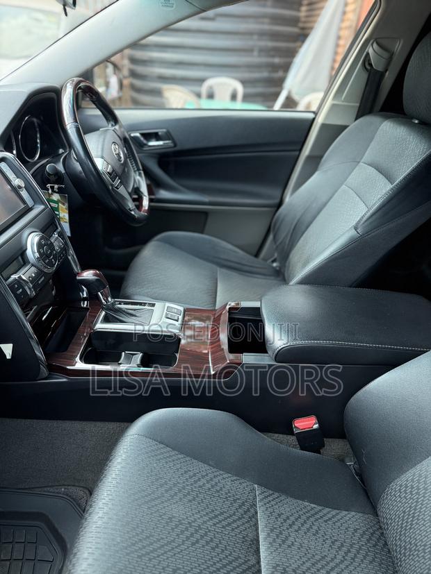 Toyota Mark X 2.5 AWD 2011 White