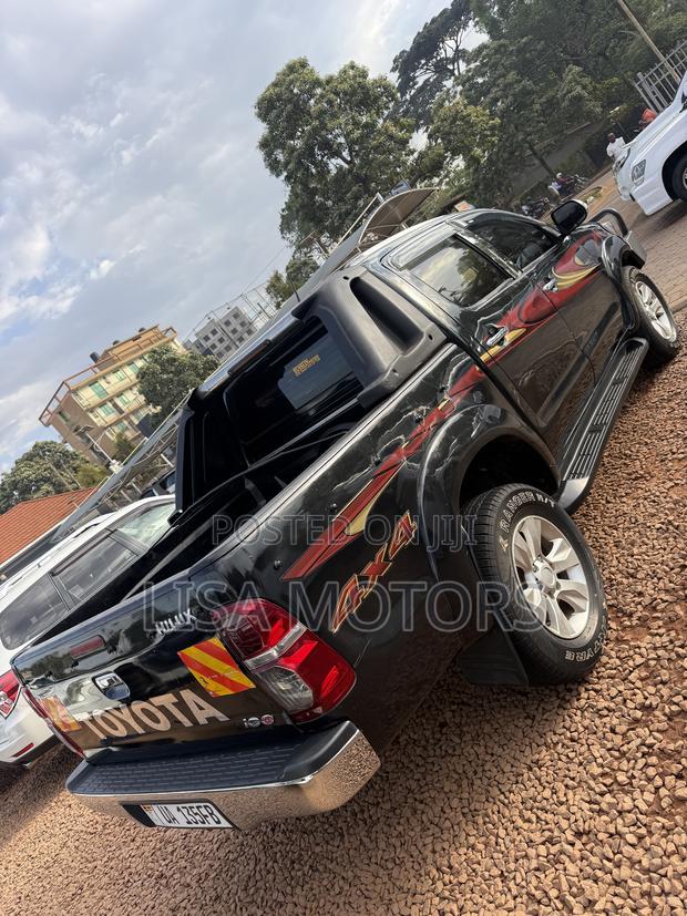 Toyota Hilux 3.0 D-4D 4x4 2012 Black