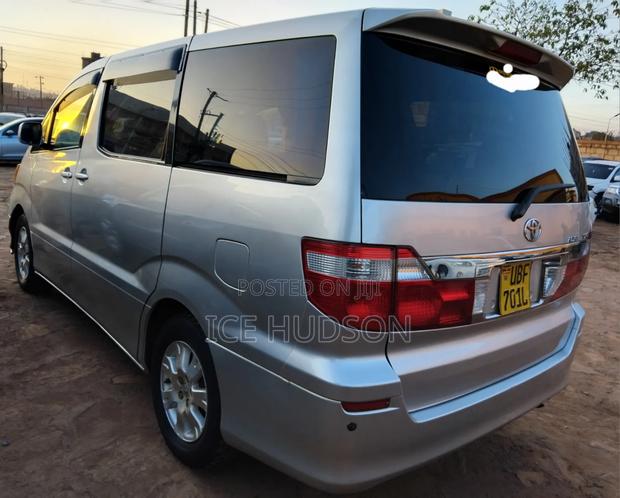 Toyota Alphard 2005 Silver
