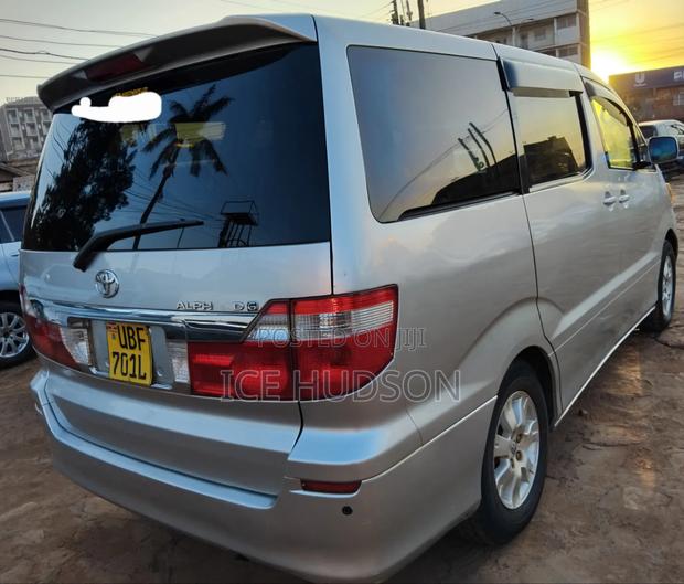 Toyota Alphard 2005 Silver