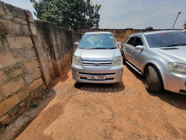 Toyota Noah 2006 Silver