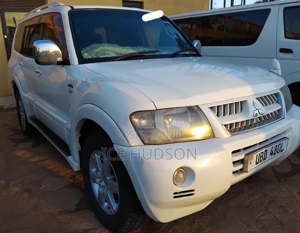 Mitsubishi Pajero 2006 White