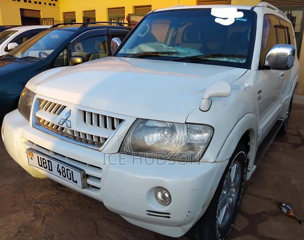 Mitsubishi Pajero 2006 White