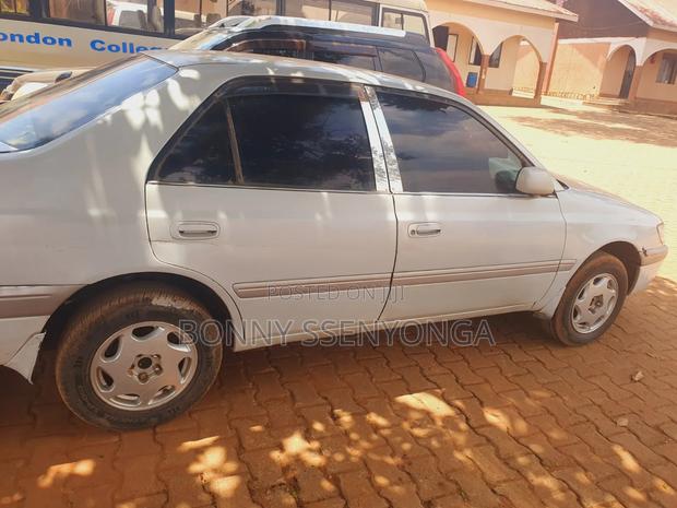 Toyota Corona Premio 2000 Silver