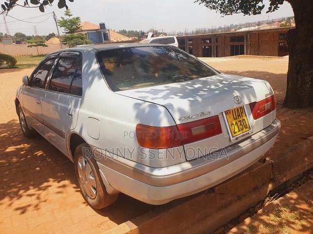 Toyota Corona Premio 2000 Silver