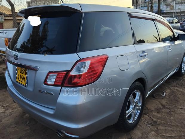 Subaru Exiga 2011 Silver