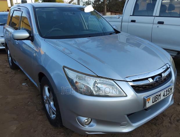 Subaru Exiga 2011 Silver